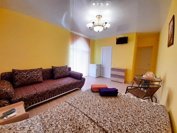 Люкс Премиум №15 однокомнатный, база отдыха «Алекси», Кирилловка. Фото 2