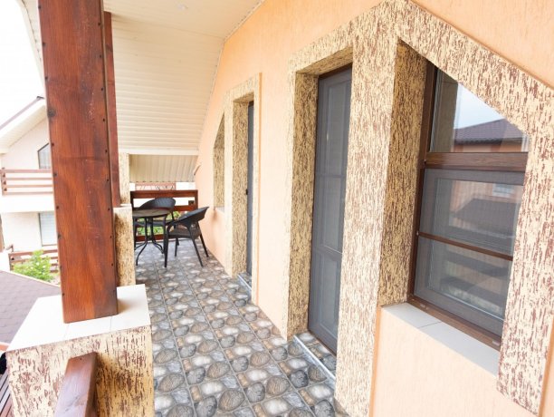 Люкс №4 двухкомнатный, коттедж «Танитедж», Кирилловка. Фото 5