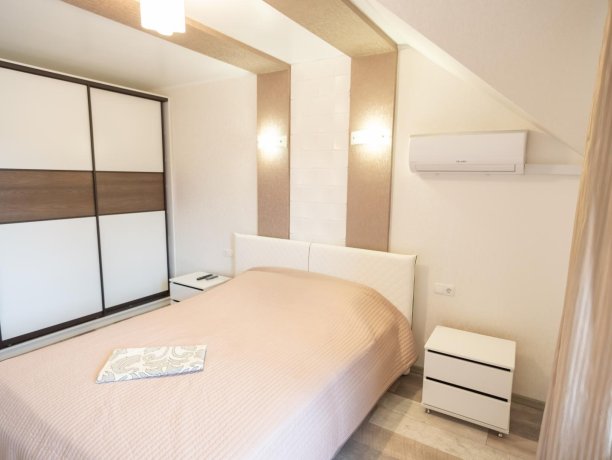 Люкс №4 двухкомнатный, коттедж «Танитедж», Кирилловка. Фото 4