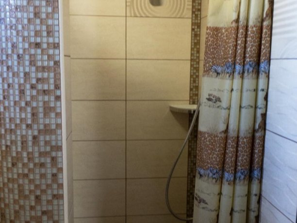 Люкс №5 однокомнатный, коттедж «Танитедж», Кирилловка. Фото 2