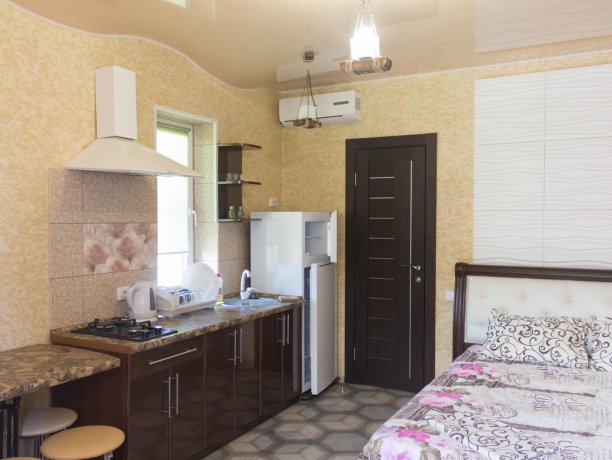 Люкс №5 однокомнатный, коттедж «Танитедж», Кирилловка. Фото 5