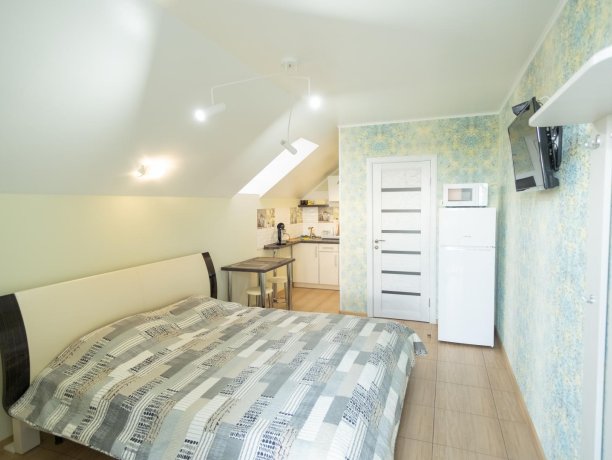 Люкс №8 однокомнатный, коттедж «Танитедж», Кирилловка. Фото 1