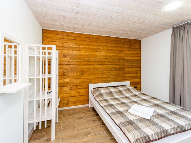 Люкс №25 2-х местный однокомнатный, база отдыха «Белая акула», Кирилловка. Фото 1