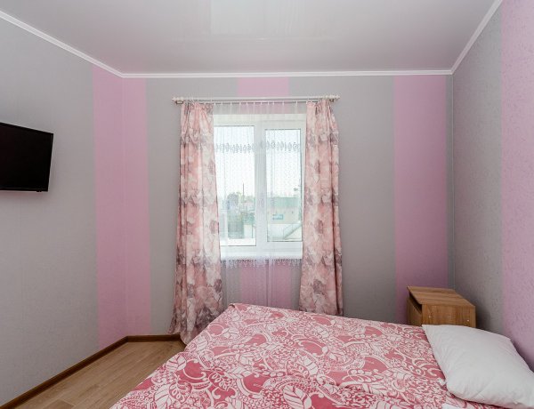 Люкс №6 двухкомнатный, база отдыха «Салтов», Кирилловка. Фото 8