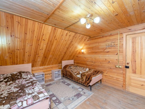 Коттедж №1 трехкомнатный, база отдыха «Маричка», Кирилловка. Фото 5