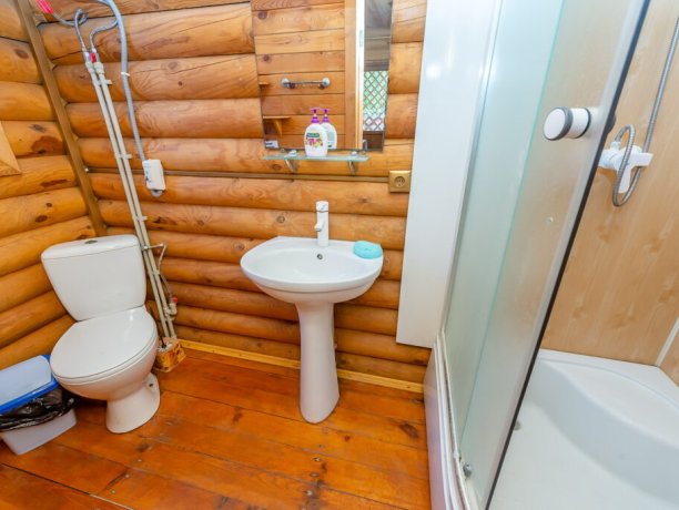 Коттедж №6 трехкомнатный, база отдыха «Маричка», Кирилловка. Фото 12