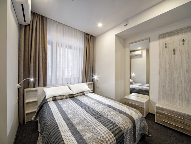 Стандарт №6 однокомнатный, гостиница «Lviv hotel "Sacvoyage"», Львов. Фото 2