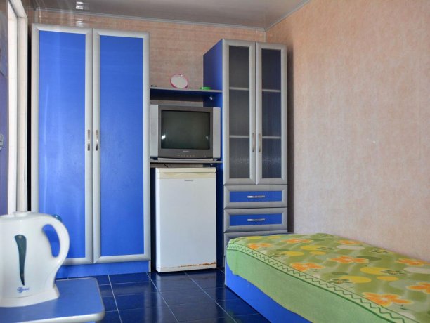 Домик №21 однокомнатный, база отдыха «Фрегат», Кирилловка. Фото 2