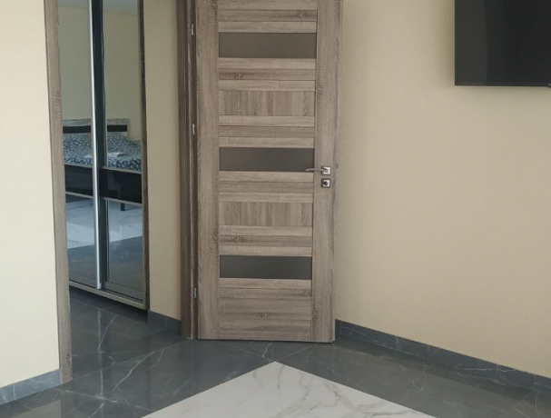 Люкс №2 (1 кот) двухкомнатный, база отдыха «Альфа», Кирилловка. Фото 3