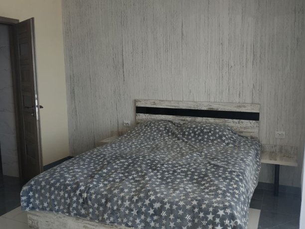 Люкс №4 (1 кот) двухкомнатный, база отдыха «Альфа», Кирилловка. Фото 7