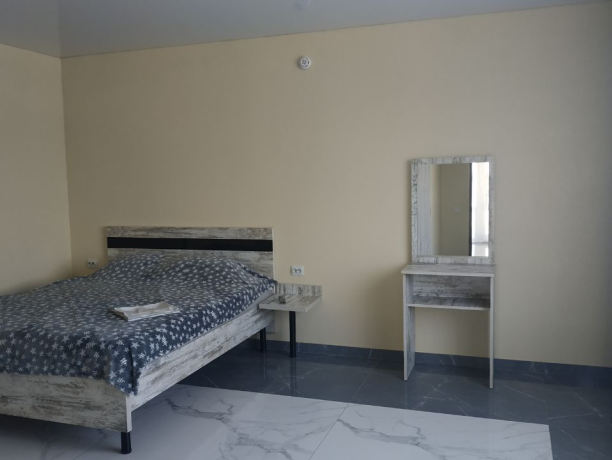 Люкс №2 (2 кот) двухкомнатный, база отдыха «Альфа», Кирилловка. Фото 2