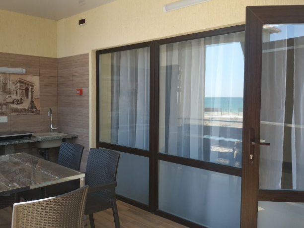 Люкс №2 (2 кот) двухкомнатный, база отдыха «Альфа», Кирилловка. Фото 5