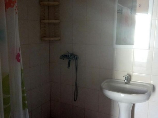 Люкс №4 (2 корп) однокомнатный, база отдыха «Золотое Руно», Кирилловка. Фото 3