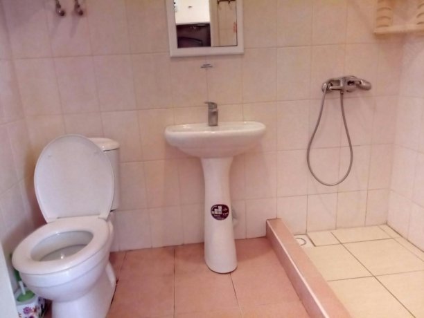 Люкс №6 (2 корп) однокомнатный, база отдыха «Золотое Руно», Кирилловка. Фото 3