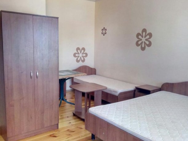 Люкс №6 (2 корп) однокомнатный, база отдыха «Золотое Руно», Кирилловка. Фото 2