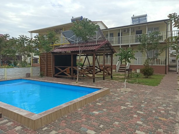 Люкс №10 (2 корп) однокомнатный, база отдыха «Золотое Руно», Кирилловка. Фото 1