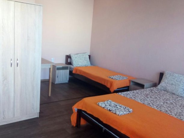 Люкс №2 (3 корп) однокомнатный, база отдыха «Золотое Руно», Кирилловка. Фото 4