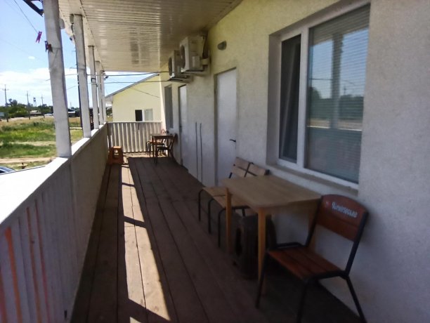 Люкс №5 (3 корп) однокомнатный, база отдыха «Золотое Руно», Кирилловка. Фото 3