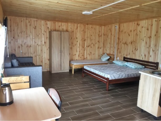 Люкс №3 VIP однокомнатный, база отдыха «Золотое Руно», Кирилловка. Фото 3