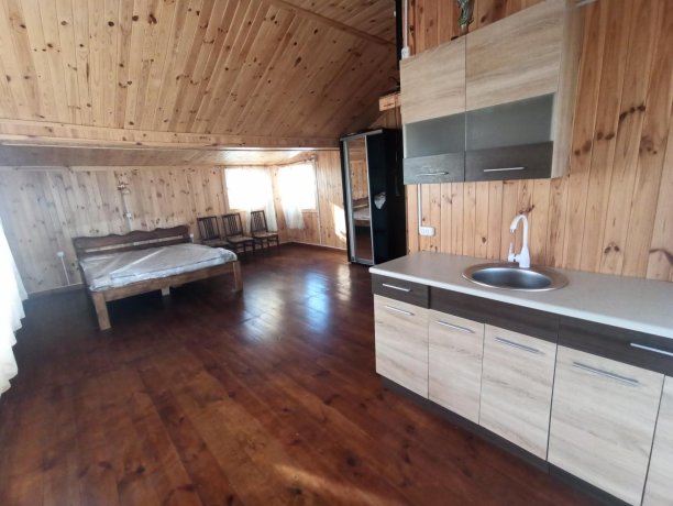 Семейный-люкс №6 VIP трехкомнатный, база отдыха «Золотое Руно», Кирилловка. Фото 2