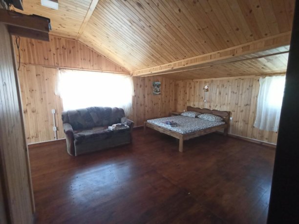 Семейный-люкс №6 VIP трехкомнатный, база отдыха «Золотое Руно», Кирилловка. Фото 4