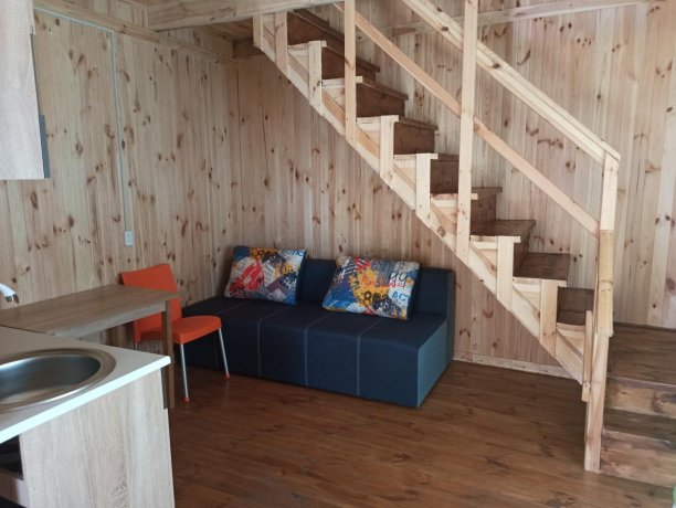 Коттедж №15 однокомнатный, база отдыха «Золотое Руно», Кирилловка. Фото 4