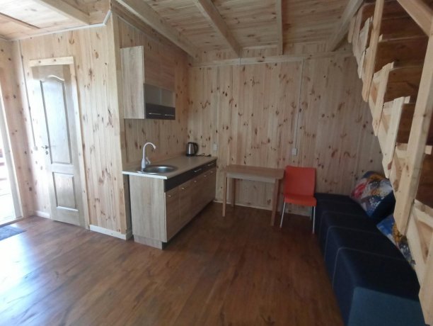 Коттедж №15 однокомнатный, база отдыха «Золотое Руно», Кирилловка. Фото 2