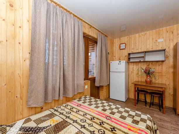 Люкс 4х-местный однокомнатный, гостевой дом «ГД "Триумф"», Кирилловка. Фото 4