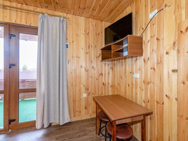 Люкс 4х-местный однокомнатный, гостевой дом «ГД "Триумф"», Кирилловка. Фото 2