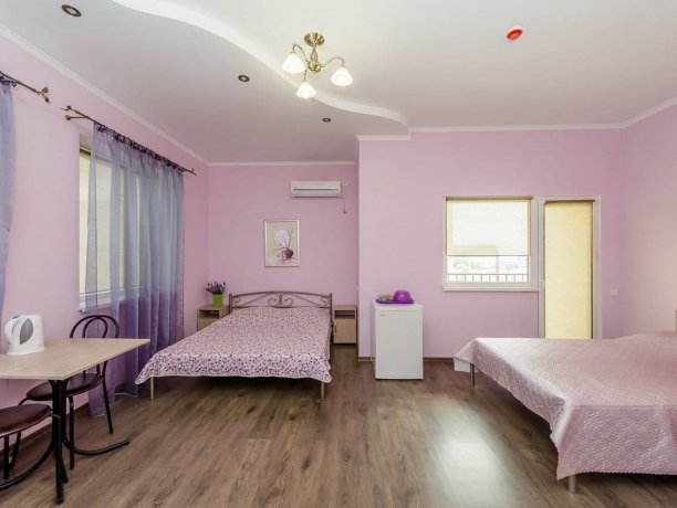 Люкс 4-х местный однокомнатный, база отдыха «Смальта», Кирилловка. Фото 3