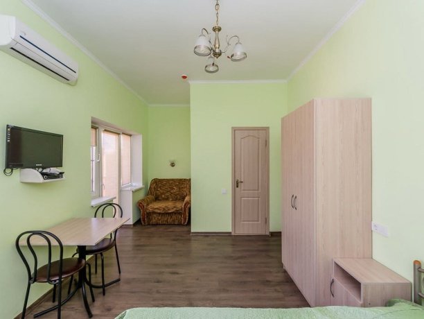 Люкс 2-х местный однокомнатный, база отдыха «Смальта», Кирилловка. Фото 4