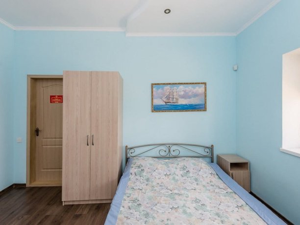 Люкс 2-х местный однокомнатный, база отдыха «Смальта», Кирилловка. Фото 2