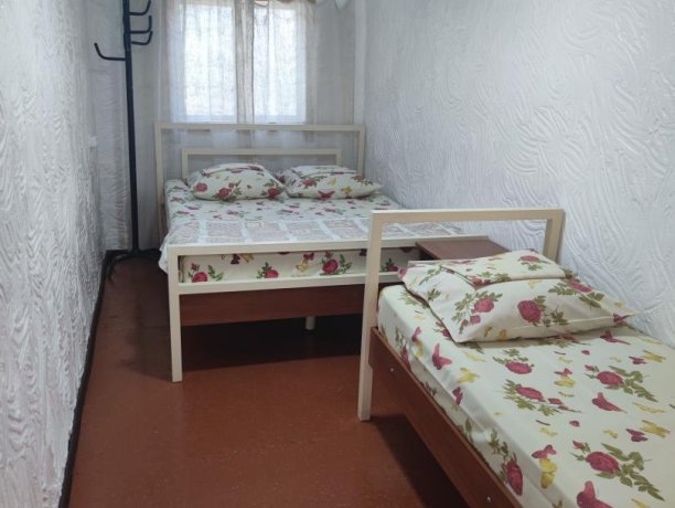 Домик Эконом № 13 однокомнатный, частный сектор «Гостевой Дом «Батькивська Хата»», Кирилловка. Фото 1