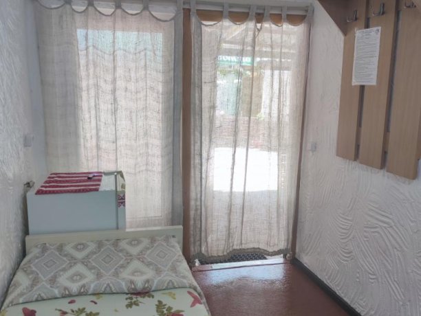 Домик Эконом № 13 однокомнатный, частный сектор «Гостевой Дом «Батькивська Хата»», Кирилловка. Фото 2