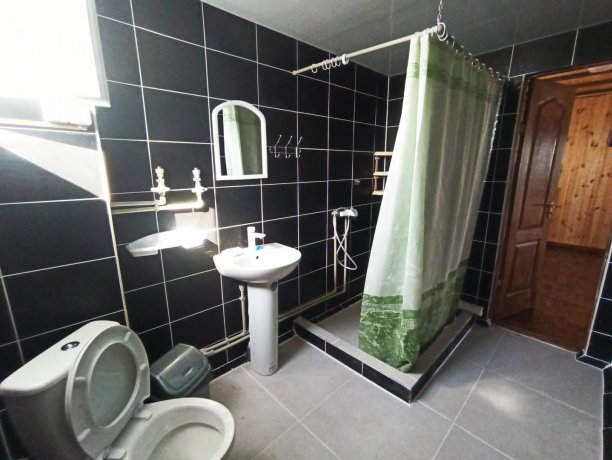 Апартаменты # 3 трехкомнатный, база отдыха «Золотое Руно», Кирилловка. Фото 2