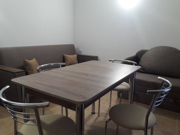 Люкс №1 двухкомнатный, гостевой дом «ПоллиАнна», Кирилловка. Фото 2