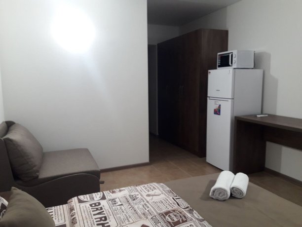 Полулюкс №3 однокомнатный, гостевой дом «ПоллиАнна», Кирилловка. Фото 1