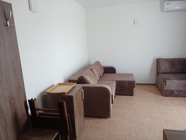 Люкс №5 двухкомнатный, гостевой дом «ПоллиАнна», Кирилловка. Фото 1