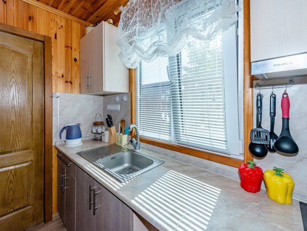 Коттедж №1 Люкс 4х местный одноэтажный трехкомнатный, база отдыха «ЛенСити», Кирилловка. Фото 7