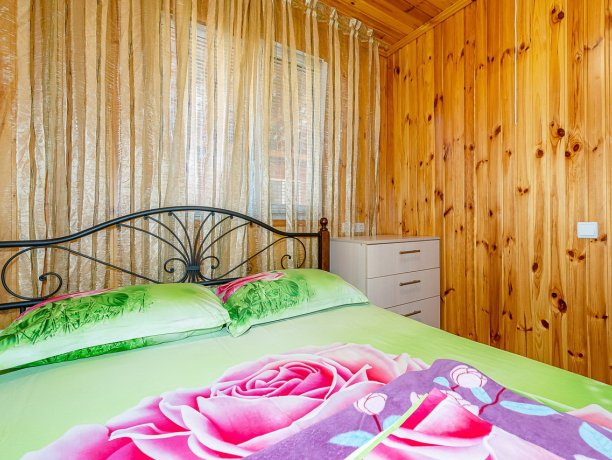 Коттедж №1 Люкс 4х местный одноэтажный трехкомнатный, база отдыха «ЛенСити», Кирилловка. Фото 13