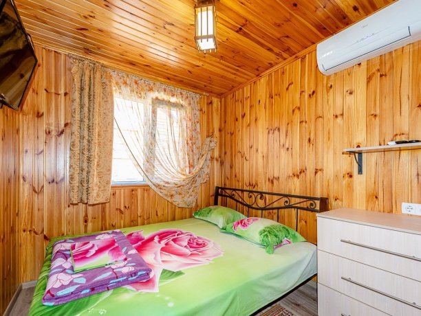 Коттедж №2 Люкс 4х местный одноэтажный трехкомнатный, база отдыха «ЛенСити», Кирилловка. Фото 1