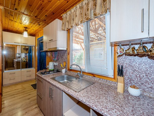 Коттедж №2 Люкс 4х местный одноэтажный трехкомнатный, база отдыха «ЛенСити», Кирилловка. Фото 5