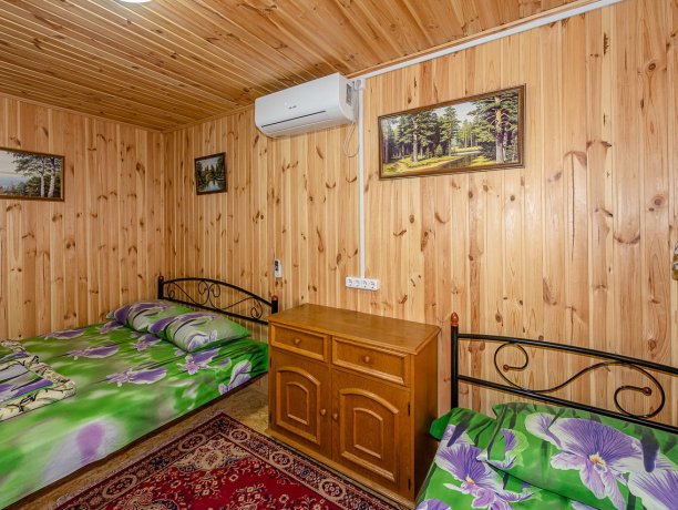 Коттедж №4 Люкс 6ти местный 2-х уровневый трехкомнатный, база отдыха «ЛенСити», Кирилловка. Фото 1