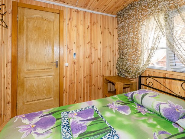 Коттедж №5 Люкс 6ти местный 2-х уровневый трехкомнатный, база отдыха «ЛенСити», Кирилловка. Фото 13