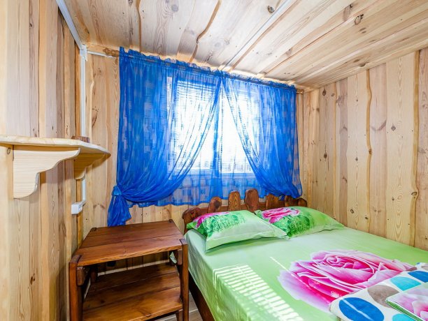 Коттедж №8 Люкс 4х местный 2х этажный трехкомнатный, база отдыха «ЛенСити», Кирилловка. Фото 2