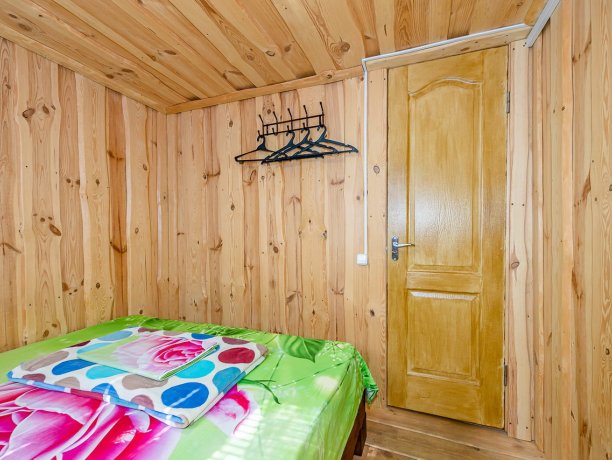 Коттедж №8 Люкс 4х местный 2х этажный трехкомнатный, база отдыха «ЛенСити», Кирилловка. Фото 3