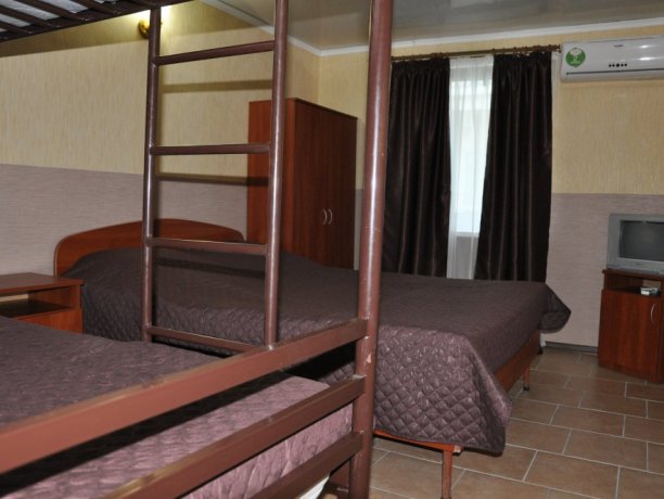 Коттедж (стандарт) №21 однокомнатный, база отдыха «Елена», Кирилловка. Фото 1