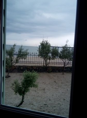 Коттедж №6 трехкомнатный, база отдыха «Орион», Кирилловка. Фото 2