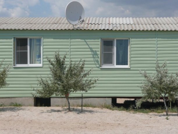 Коттедж №6 трехкомнатный, база отдыха «Орион», Кирилловка. Фото 1