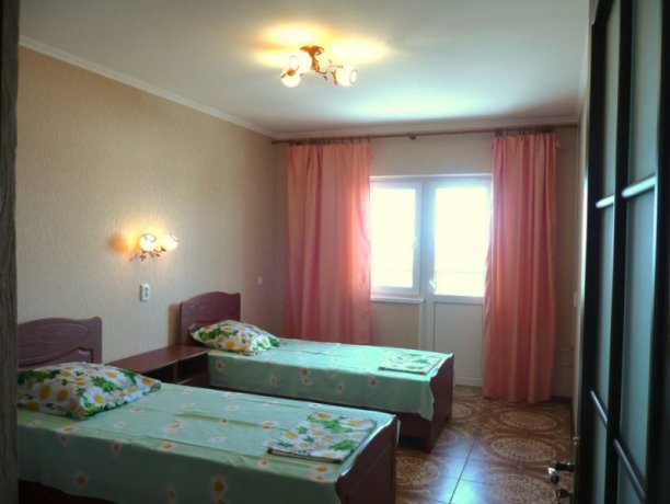 Люкс №7-1 двухкомнатный, база отдыха «Орион», Кирилловка. Фото 8